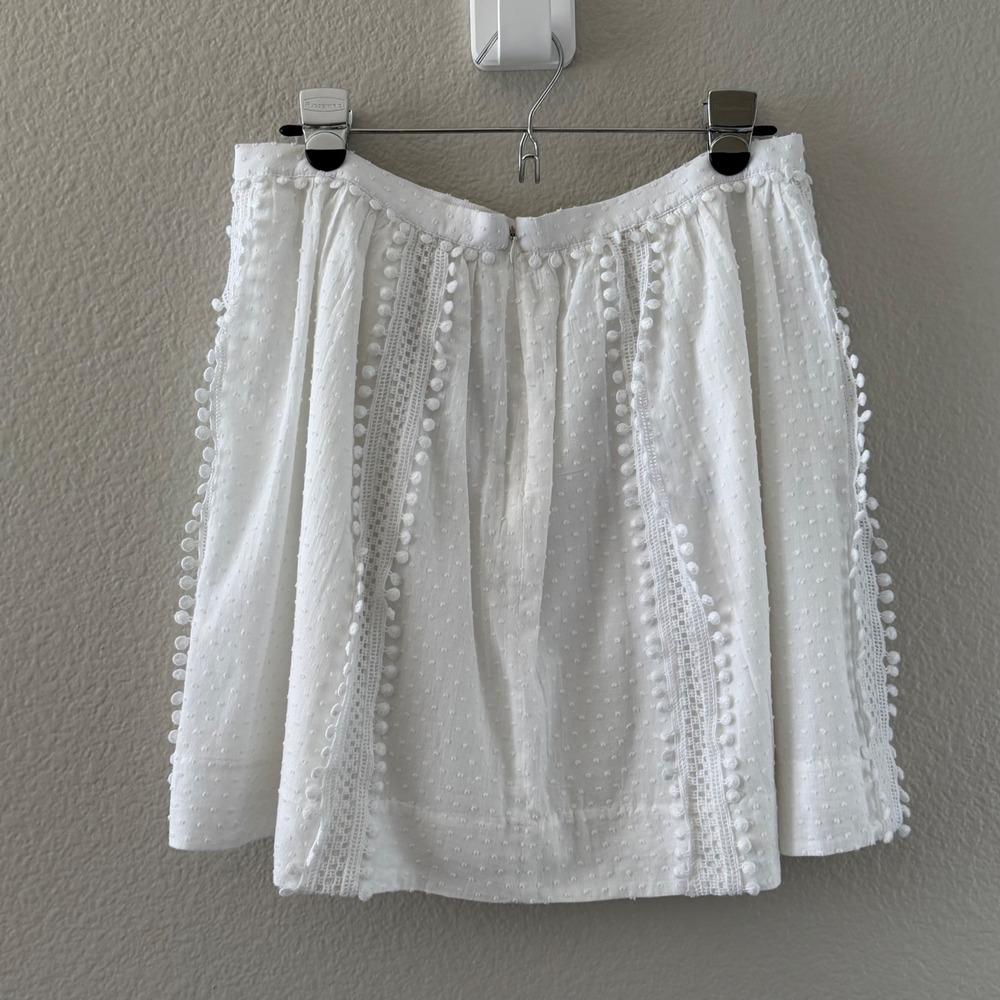 J.Crew Mini Skirt Crochet Lace White Cotton Swiss Dot Pom Pom Summer Boho 8 EUC - Picture 12 of 14